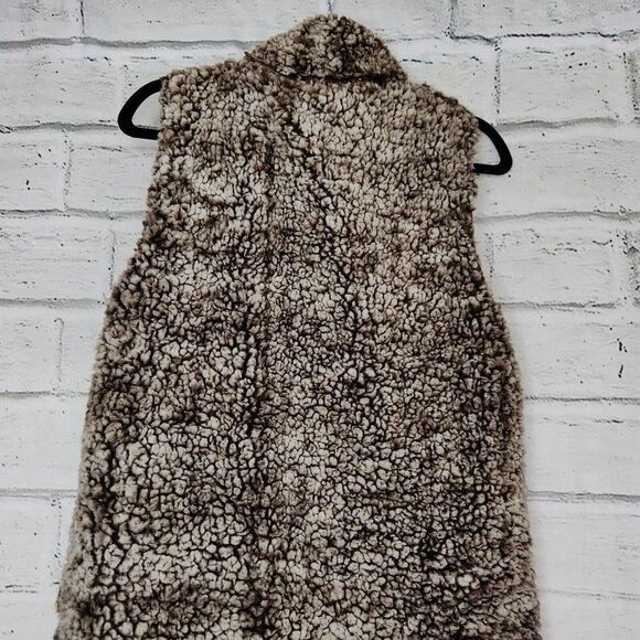 Simply Southern Women's Brown Soft Faux Fur Sleevless Vest Jacket Size Medium - Picture 5 of 14